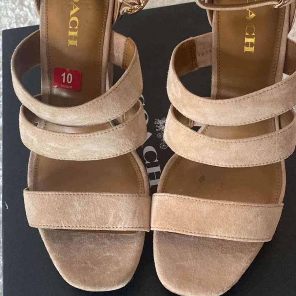New Coach beige suede sandal size 10